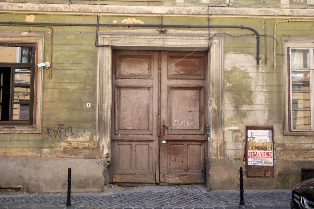 The Bear'S Den In Old City Centre Braszów Zewnętrze zdjęcie